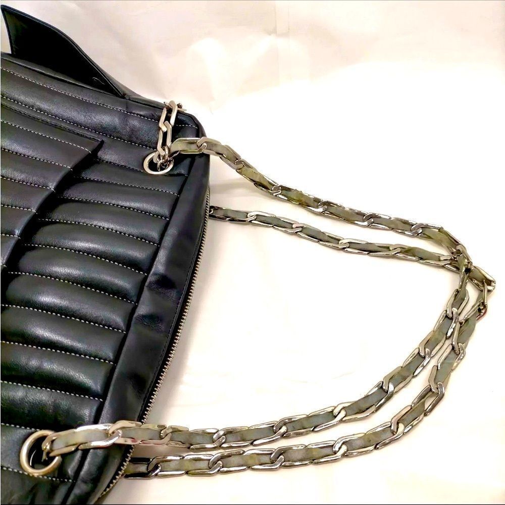 Chanel Vtg Black Vertical Quilted Leather Mademoiselle Ligne Camera Shoulder Bag - Picture 10 of 16